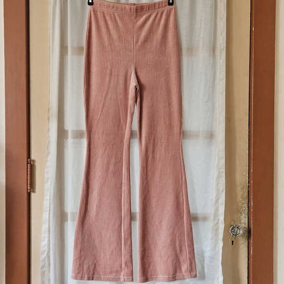📌134 DIVIDED HIGH-RISE FLARE KNIT PANTS SIZE SMALL - Picture 5 of 7